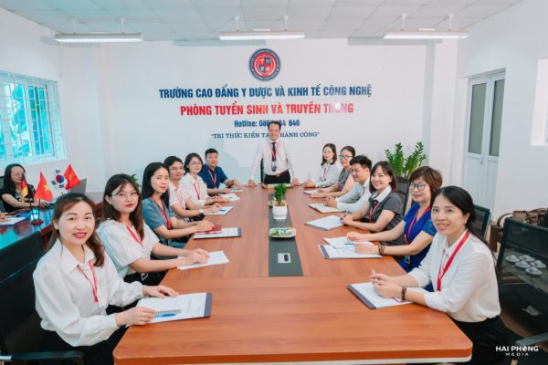 Trang tuyển sinh trường Cao đẳng y dược và kinh tế công nghệ hinh anh hoat dong cmet 1
