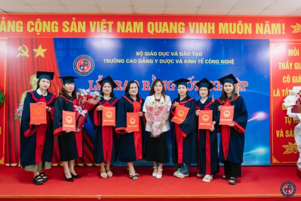 Trang tuyển sinh trường Cao đẳng y dược và kinh tế công nghệ hinh anh hoat dong cmet 2
